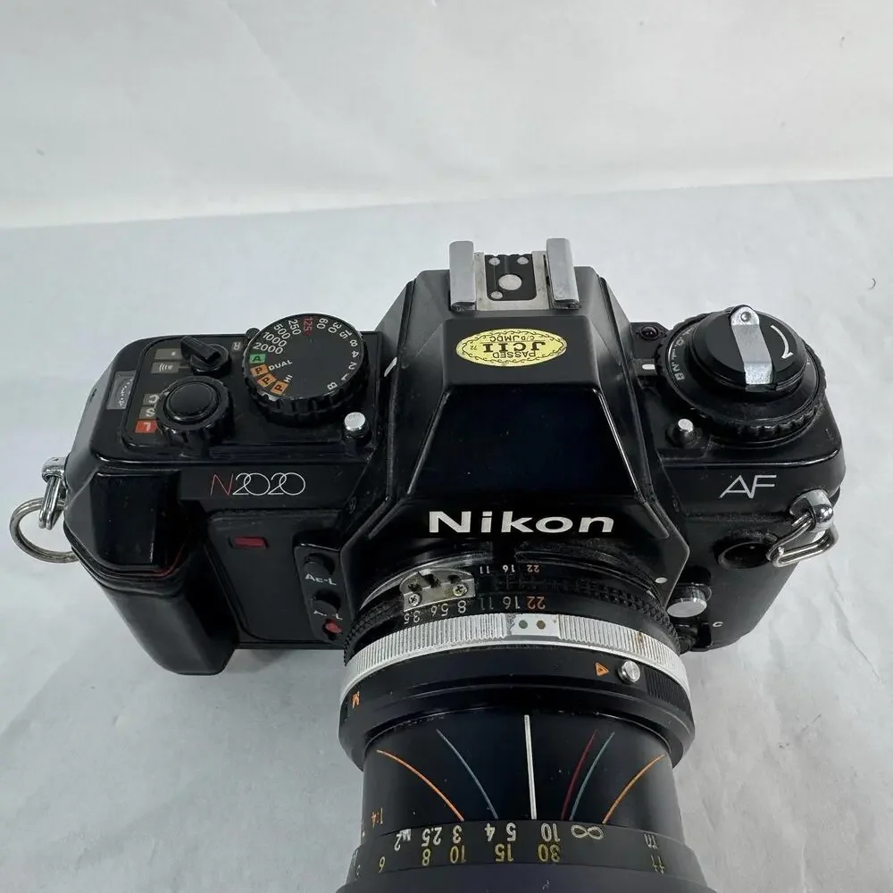 Nikon N2020 AF 35mm Camera w/35-105mm Lens B2